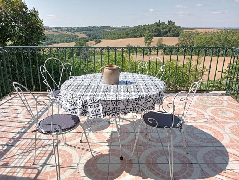 Maison De Village Avec Superbe Vue Cuq  Экстерьер фото
